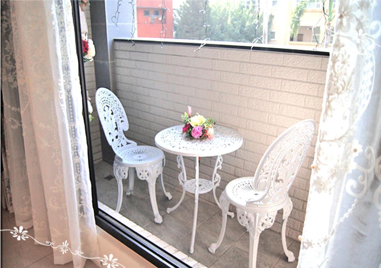 Forest Deer Black Tea Homestay Tainan Bagian luar foto